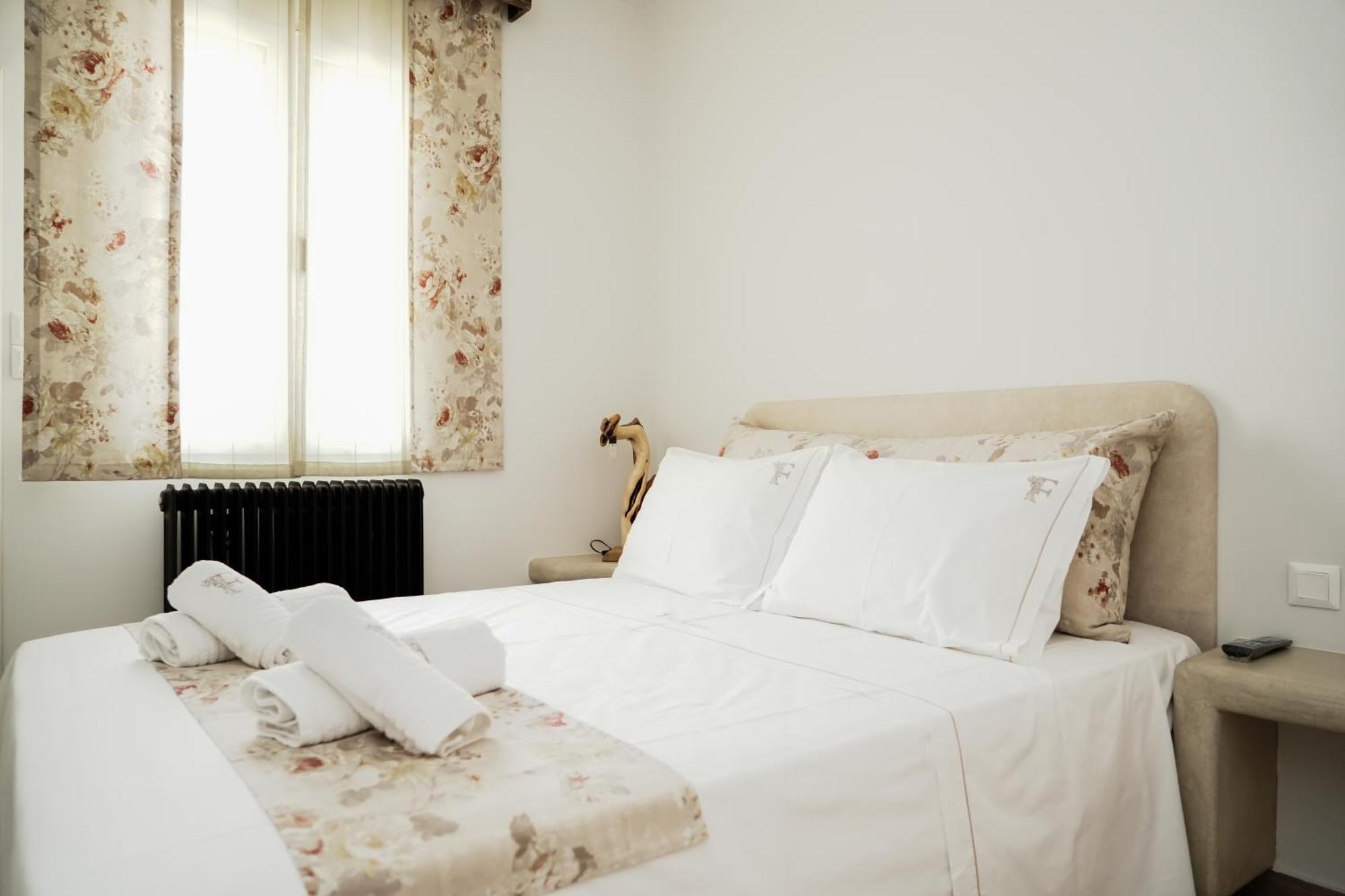 Filokalia 4 Veins - Vacation House With Sea View Каристос Экстерьер фото